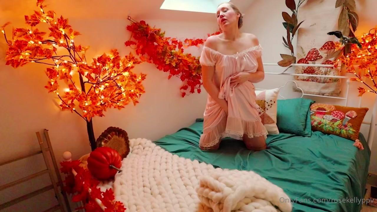 Rose Kelly – Negligee Masturbation OnlyFans Video Leaked